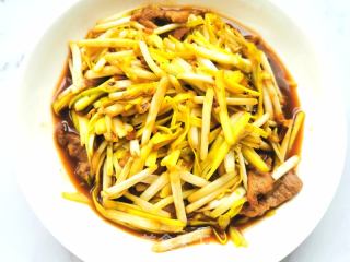 肉炒蒜黄的做法步调：9