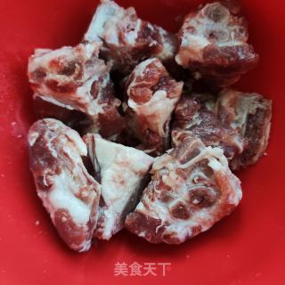 喷鼻芋蒸排骨的做法步调：2
