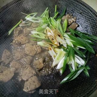葱爆羊肝的做法步调：13