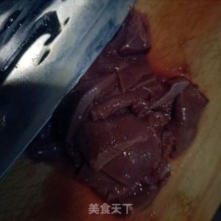 葱爆羊肝的做法步调：2