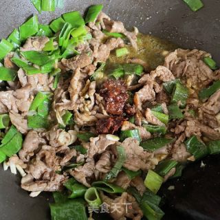 木耳时蔬炒肉的做法步调：8