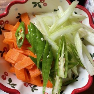 木耳时蔬炒肉的做法步调：5