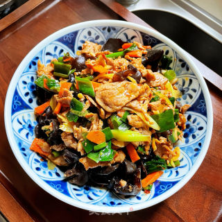 木耳时蔬炒肉的做法步调：12