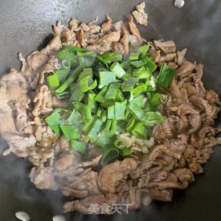 木耳时蔬炒肉的做法步调：7