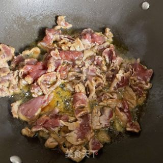 木耳时蔬炒肉的做法步调：6