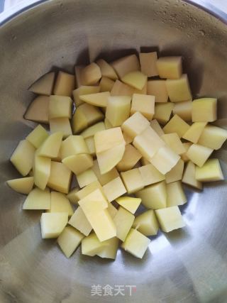 土豆烧豆腐的做法步调：1