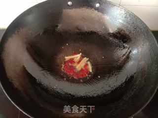 蒜苔炒猪皮的做法步调：2