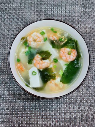 虾仁豆腐裙带菜汤的做法步调：12