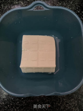 虾仁豆腐裙带菜汤的做法步调：4