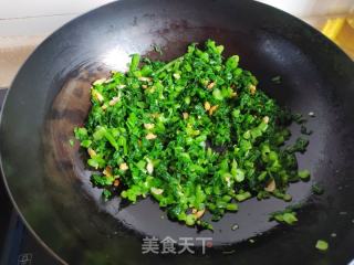 虾皮利剑果炒喷鼻芥的做法步调：5