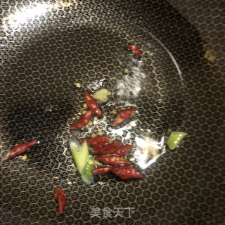 炝炒圆利剑菜的做法步调：4