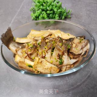 豆腐烧鲈鱼的做法步调：10