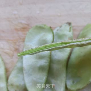 蒸家葱小鸡枞花藊豆夹的做法步调：2