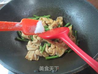 四时豆烧百叶结的做法步调：8