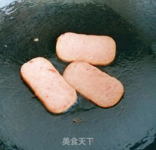 蟹柳滑蛋三明治的做法步调：2