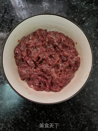 藕带炒牛肉的做法步调：2