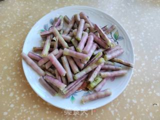 豇豆豆干炒肉丝的做法步调：1
