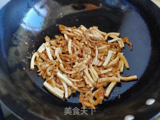 豇豆豆干炒肉丝的做法步调：6