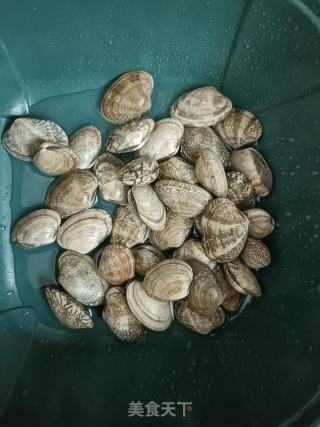 蒜蓉炒花甲的做法步调：1