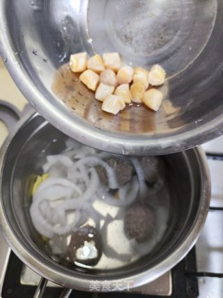 瑶柱萝卜牛肉丸汤的做法步调：4