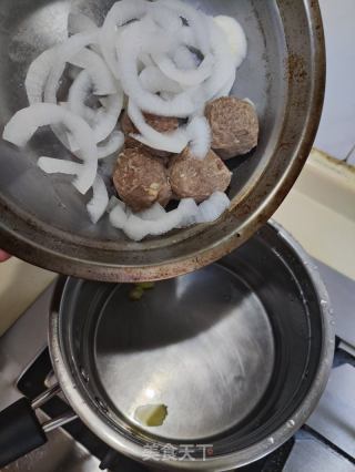 瑶柱萝卜牛肉丸汤的做法步调：3