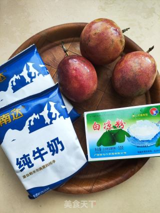 百喷鼻果奶冻的做法步调：1