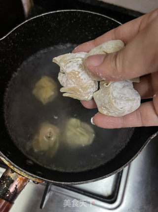 干拌云吞的做法步调：9