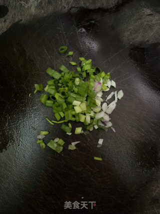 番茄炸蛋牛肉锅的做法步调：3