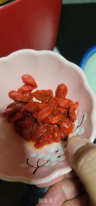 滋补元气鼓鼓汤的做法步调：7