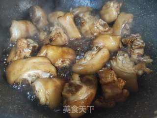 白烧猪足的做法步调：2