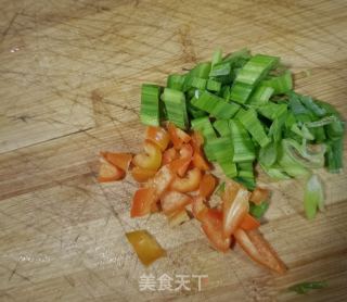 烧肉炒鸡腿菇的做法步调：9