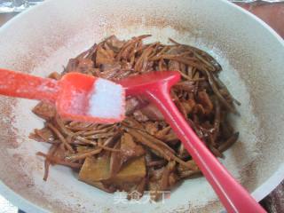 黄花菜仔排烧烤麸的做法步调：10