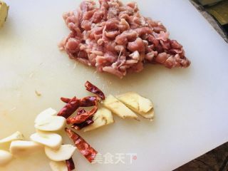 干煸四时豆的做法步调：2