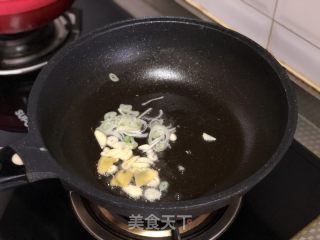故乡陈虾鸡翅煲的做法步调：5