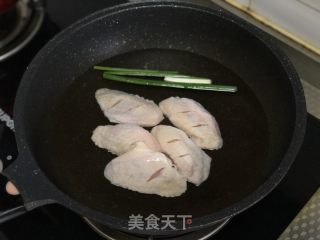 故乡陈虾鸡翅煲的做法步调：4