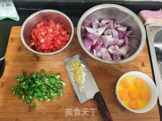 洋葱鸡蛋拌里的做法步调：1
