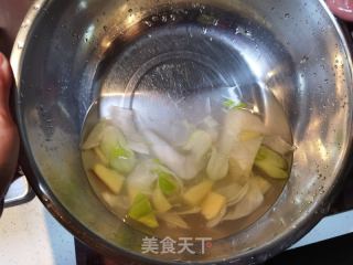 酱炖踩板鱼的做法步调：3