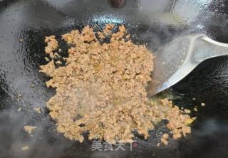 喷鼻葱肉沫捞里条的做法步调：7