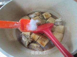 橡皮鱼炖豆腐的做法步调：13