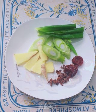 陈蘑菇炖鸡的做法步调：5