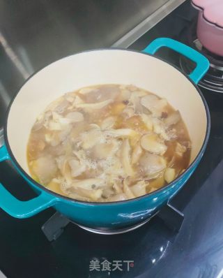 陈蘑菇炖鸡的做法步调：14