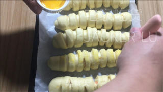 橙喷鼻硬里包，奶喷鼻味实足，坚实推丝，喷鼻橙甘美清爽，温心又温胃。的做法步调：18
