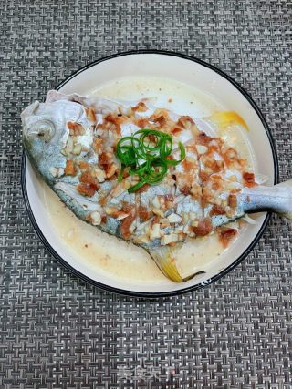 咸梅蒸枪鱼的做法步调：10