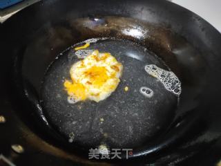 茼蒿煎蛋豆皮汤的做法步调：5