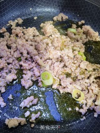 肉沫炒豇豆的做法步调：2