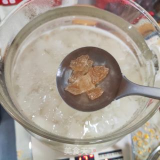 雪梨银耳汤的做法步调：5