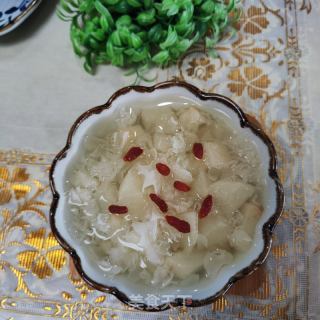雪梨银耳汤的做法步调：7
