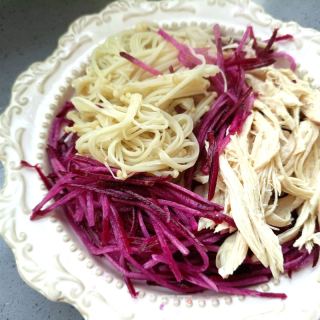 鸡胸肉金针菇拌紫佳丽的做法步调：7