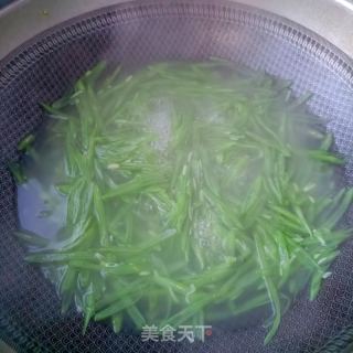 云豆丝拌鸡胸肉的做法步调：8