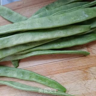 云豆丝拌鸡胸肉的做法步调：1